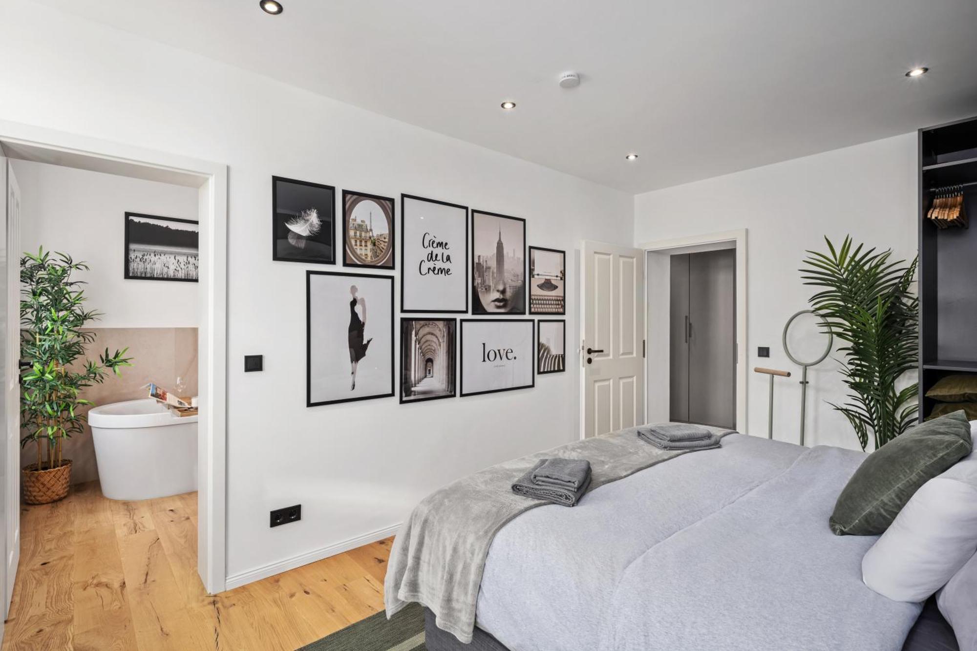 Edler Wohnraum Schlossteich-Suite 3 Sz Mit Zwei Balkonen, Kaffeevollautomat, Kamin, Klima, Lift & Zwei Parkplaetzen Chemnitz Exterior photo