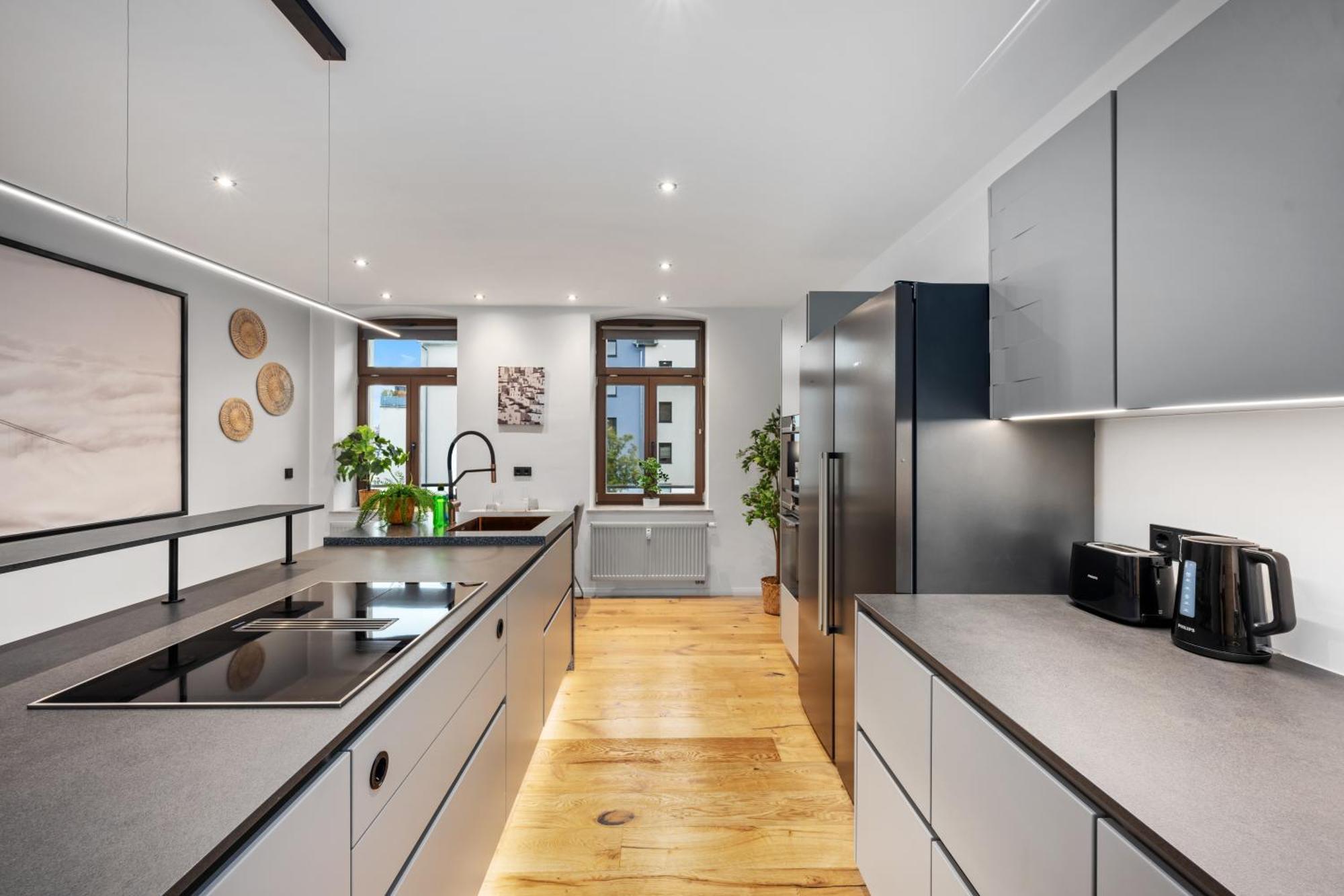 Edler Wohnraum Schlossteich-Suite 3 Sz Mit Zwei Balkonen, Kaffeevollautomat, Kamin, Klima, Lift & Zwei Parkplaetzen Chemnitz Exterior photo