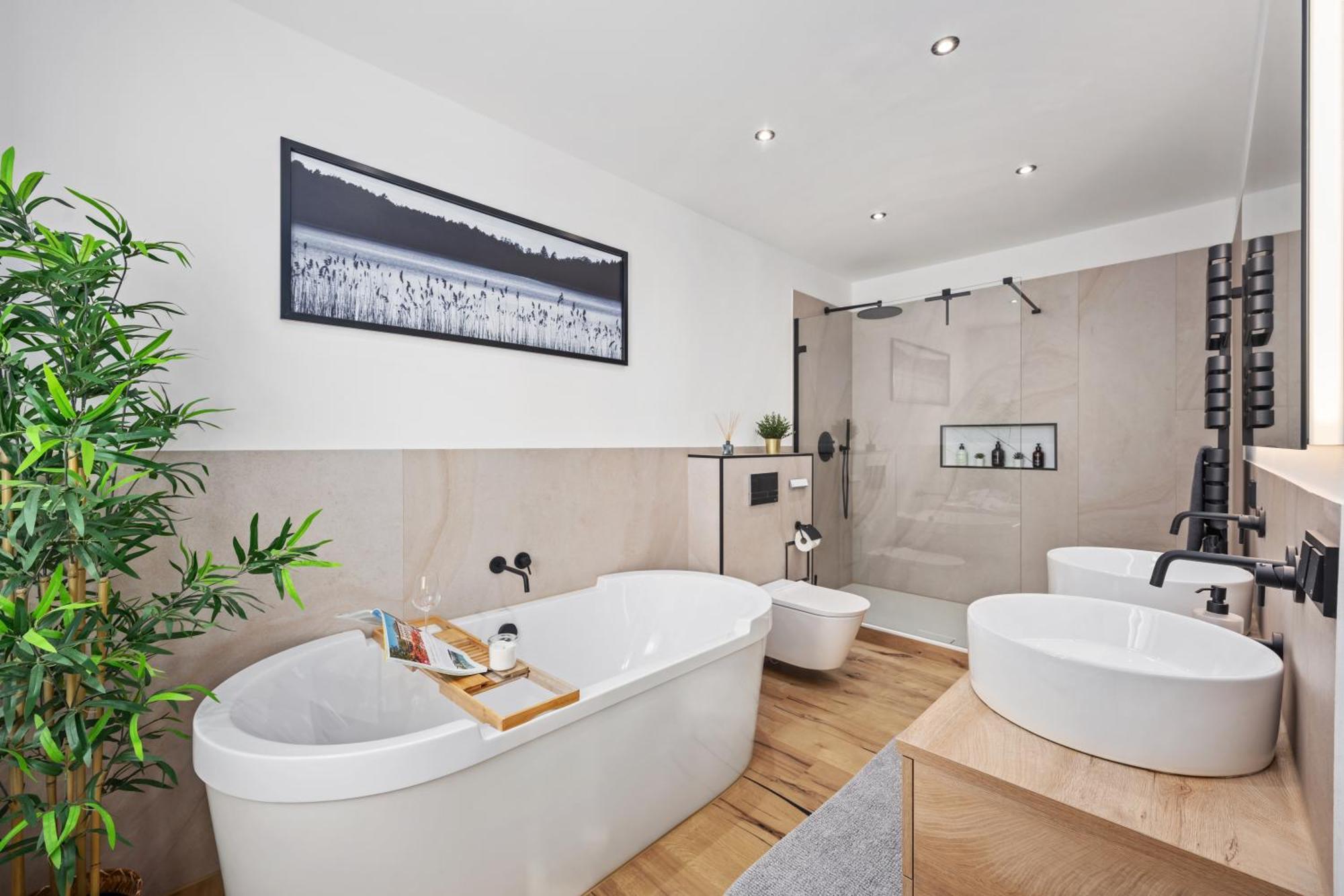 Edler Wohnraum Schlossteich-Suite 3 Sz Mit Zwei Balkonen, Kaffeevollautomat, Kamin, Klima, Lift & Zwei Parkplaetzen Chemnitz Exterior photo