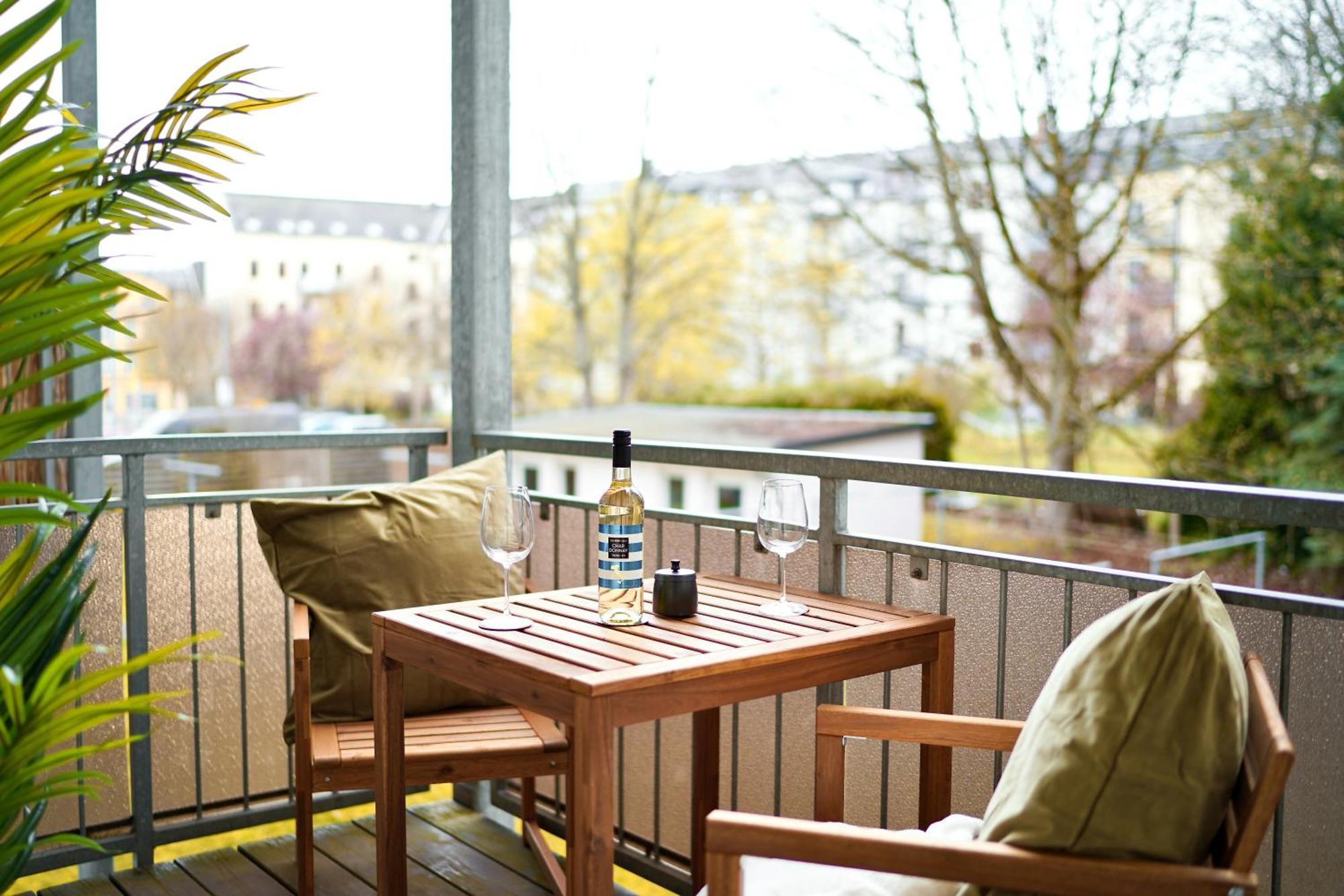 Edler Wohnraum Schlossteich-Suite 3 Sz Mit Zwei Balkonen, Kaffeevollautomat, Kamin, Klima, Lift & Zwei Parkplaetzen Chemnitz Exterior photo